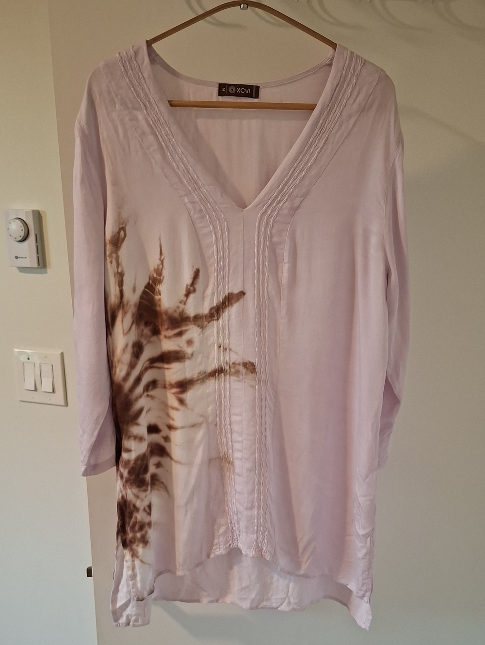 XCVI Lavender & Brown Super Flowy Feminine Tie-dye V-neck Tunic Top (Size M)
